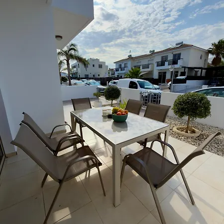 The Luma - Modern 3br - Walking To Protaras