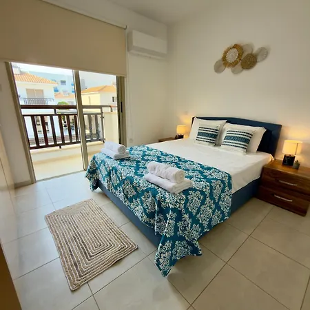 The Luma - Modern 3br - Walking To